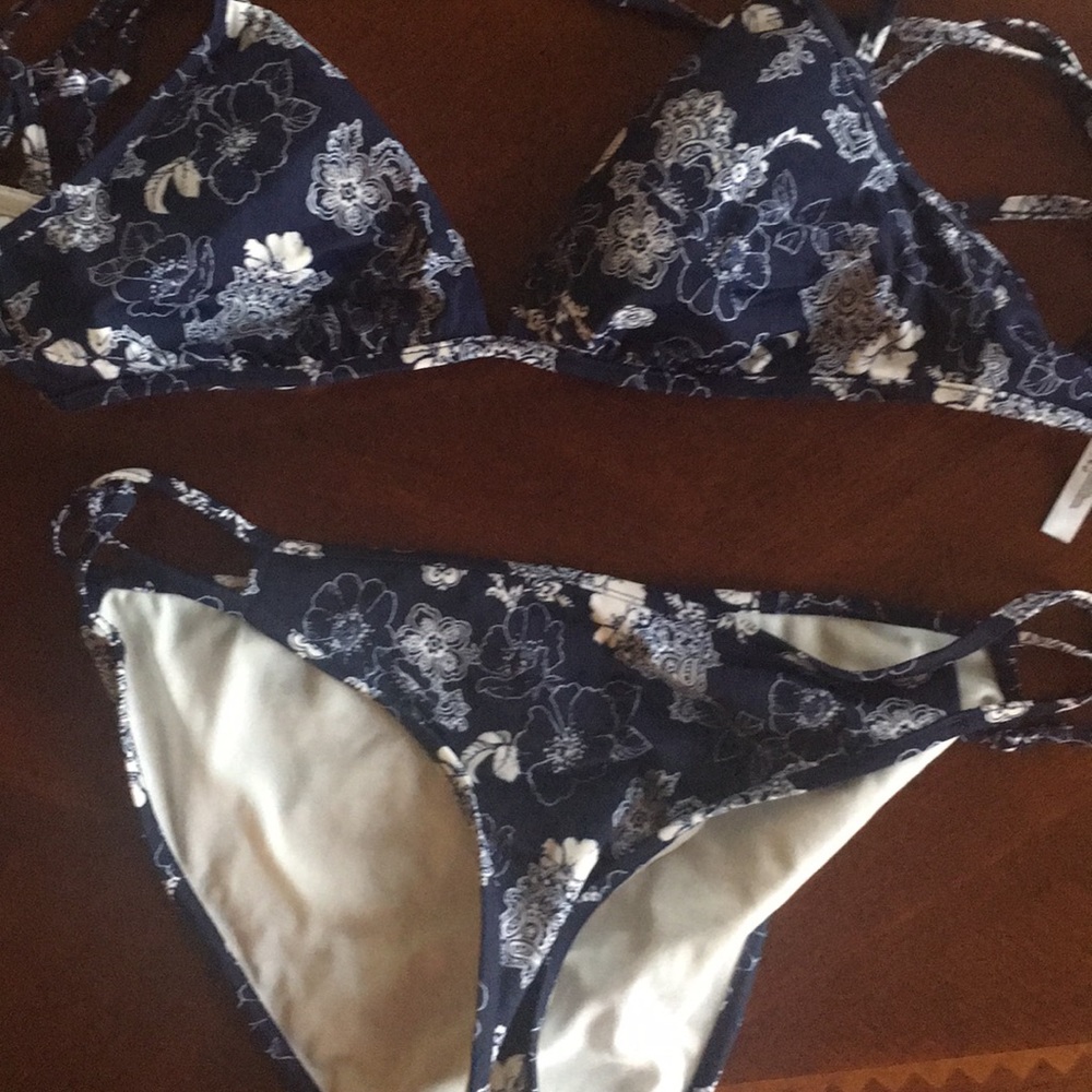 Adore me Bikini Floral Hawaii Print